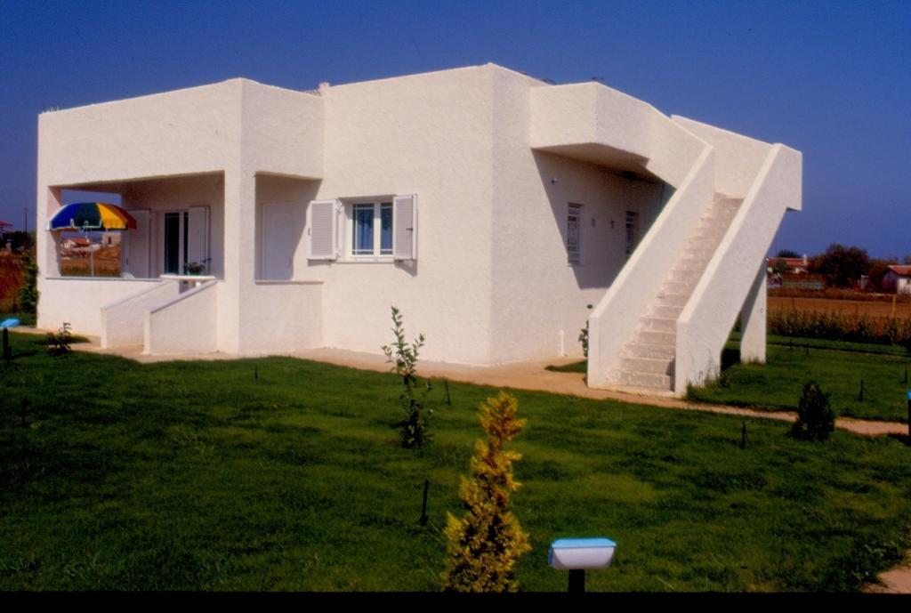 Helonata Apartments Arkoudi Bagian luar foto