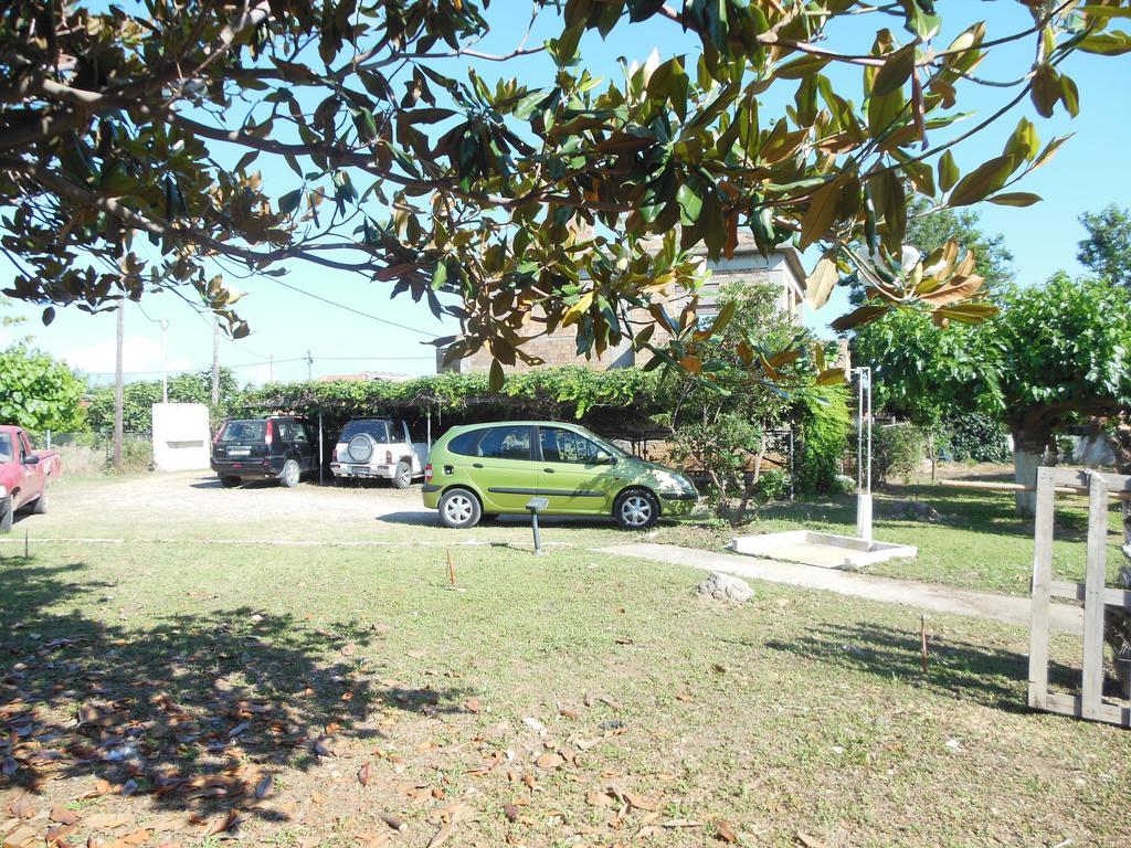 Helonata Apartments Arkoudi Bagian luar foto