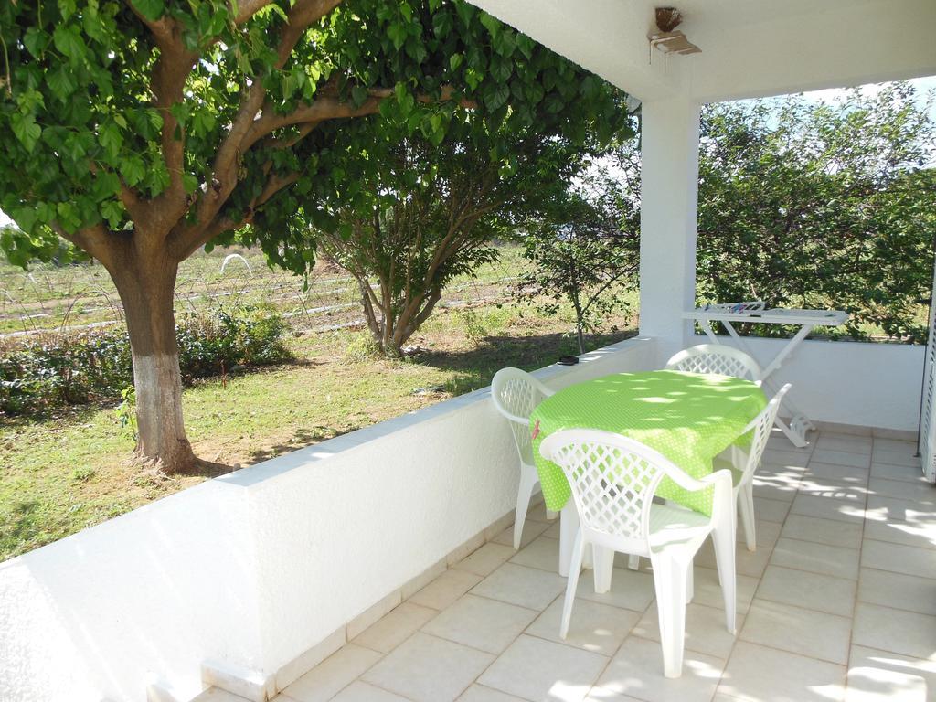 Helonata Apartments Arkoudi Bagian luar foto
