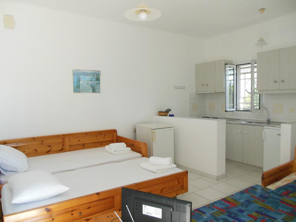 Helonata Apartments Arkoudi Bagian luar foto
