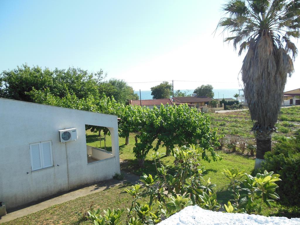 Helonata Apartments Arkoudi Bagian luar foto