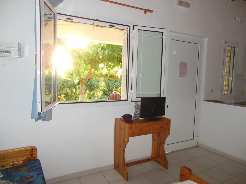 Helonata Apartments Arkoudi Bagian luar foto